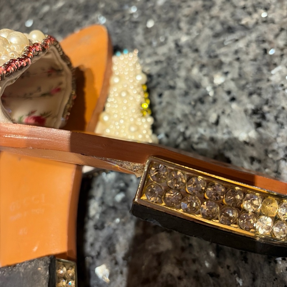 Gucci Lupe Pearl Crystal Slide Sandals Size 40 Bejeweled Pearls Stones - Picture 14 of 15